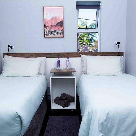 Jft Self Catering Units Bed and Breakfast East London Buitenkant foto