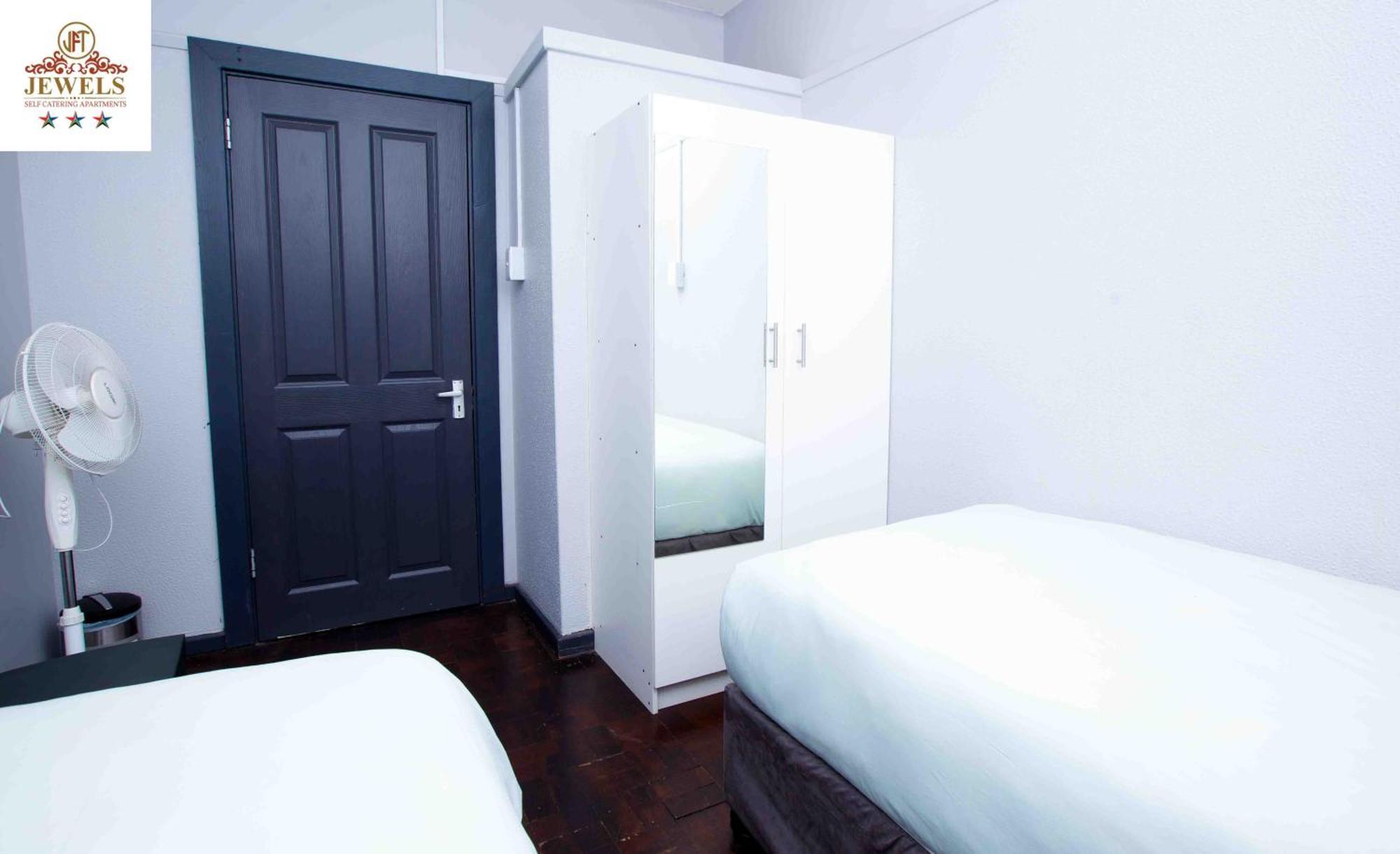 Jft Self Catering Units Bed and Breakfast East London Buitenkant foto